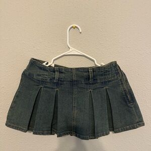 Almost Famous Pleated Skirt